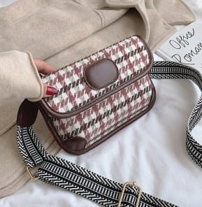 Сумка на плече в клетку фото